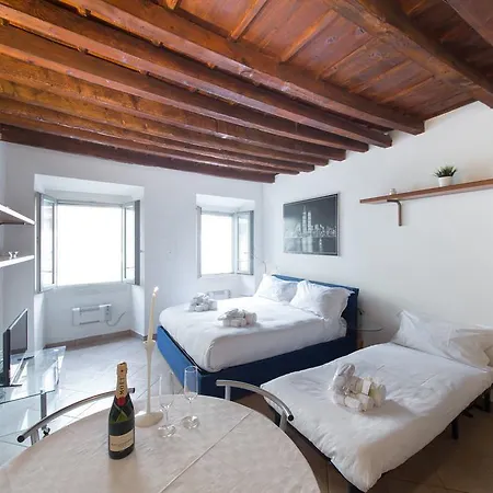 Suitelowcost De Amicis 公寓